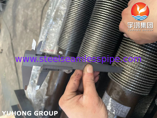 ASTM A335 Gr. P9 11Cr फिन्स के साथ मिश्र धातु स्टील ट्यूब, आग भट्ठी के लिए Serrated फिन्स ट्यूब