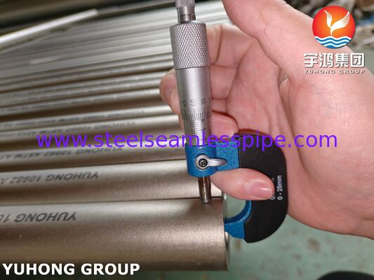 ASTM A312 TP304 / UNS S30400 रासायनिक उद्योग के लिए निर्बाध स्टेनलेस स्टील खोखले पट्टी
