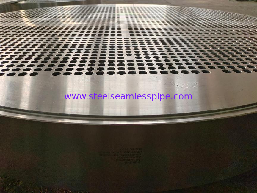 ASME SA-336 F5 मिश्र धातु स्टील ट्यूब शीट क्रोमियम और मोलिब्डेनम के साथ संक्षारण प्रतिरोध में वृद्धि