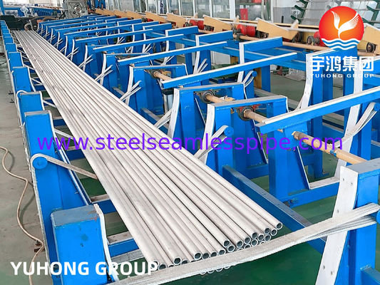 ASTM A213 TP304L शीत खींच जंग प्रतिरोधी स्टेनलेस स्टील सीमलेस हीट एक्सचेंजर ट्यूब